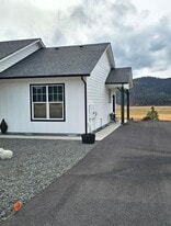203 Maven Wy in Chewelah, WA - Building Photo
