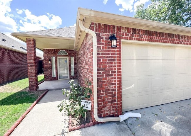 3800 E Ridge Pointe Cir in Edmond, OK - Building Photo - Building Photo