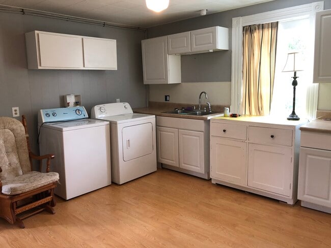 258 Munford St, Unit A in Lynchburg, VA - Foto de edificio - Building Photo