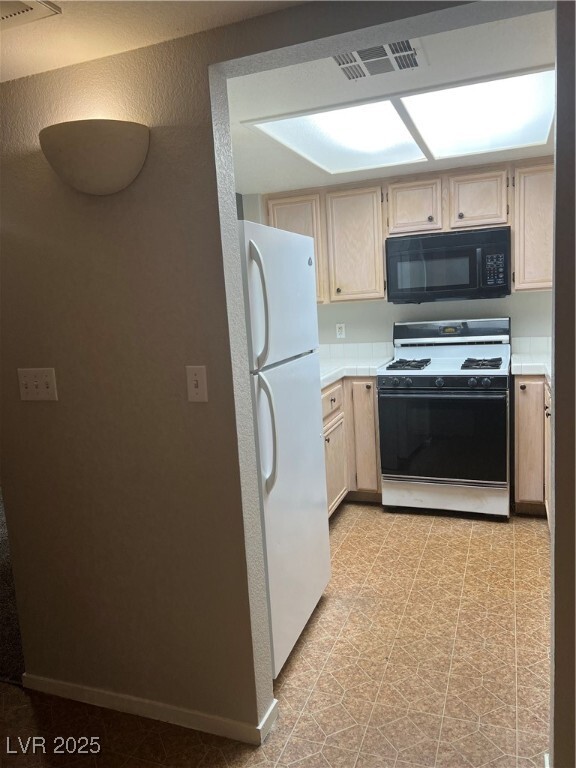 property at 1909 Villa Palms Ct