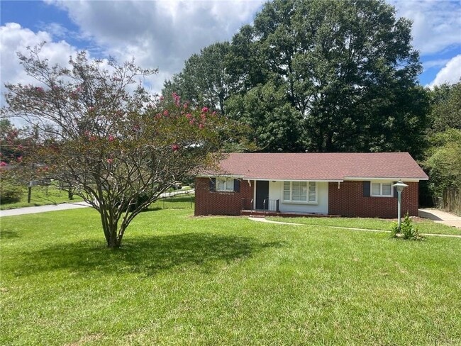 property at 246 Pinetree Cir