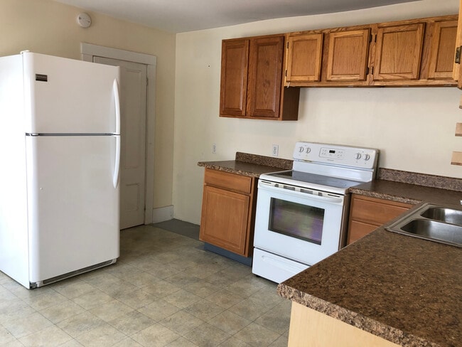 282 Brackett Street, Unit 1 in Portland, ME - Building Photo - Building Photo
