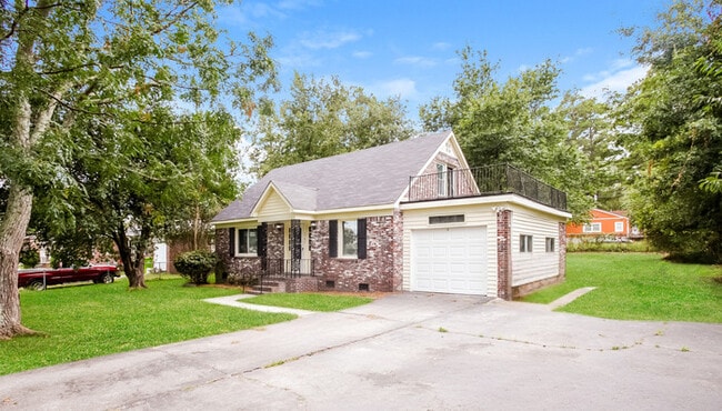 property at 1745 Bywood Dr