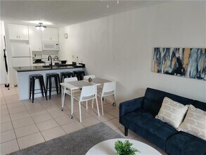 2771 Riverside Dr in Coral Springs, FL - Building Photo - Building Photo