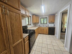 302 Wilson Ave in Kent, OH - Foto de edificio - Building Photo
