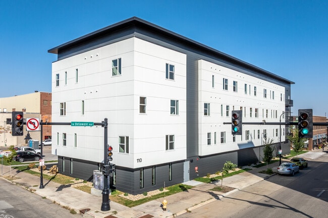 The Delaware - Luxury Apartment's in Mason... in Mason City, IA - Building Photo - Building Photo