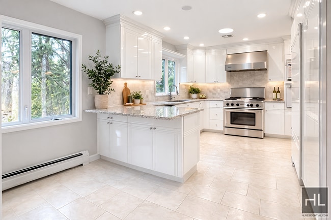 ORBIT LANE, Unit 1 in Staten Island, NY - Building Photo - Building Photo