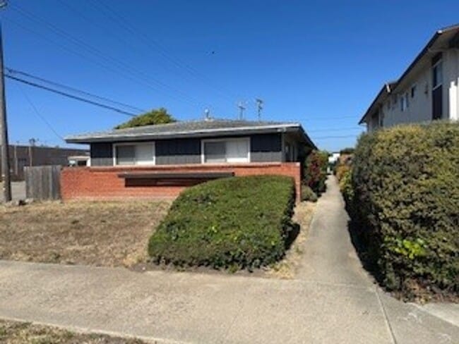 property at 112 S M St