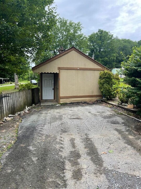 250 County Road 129 in Athens, TN - Building Photo