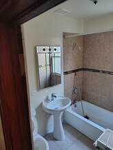 3224 W Lexington St, Unit 2 in Chicago, IL - Building Photo - Building Photo