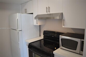 80 S Shore Dr in Miami Beach, FL - Building Photo - Building Photo