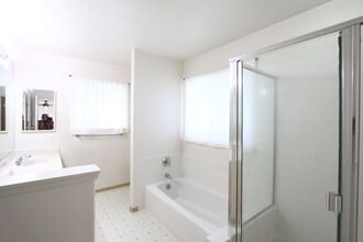 95-1241-1241 Ahoka St in Mililani, HI - Building Photo - Building Photo