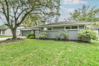 5650 Ludington Dr in Houston, TX - Building Photo - Building Photo