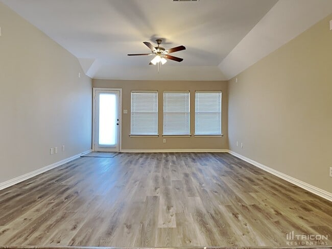 2413 Castle Creek Dr in Little Elm, TX - Building Photo - Building Photo