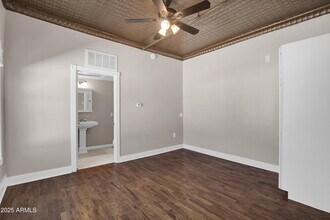 5753 W Glendale Ave in Glendale, AZ - Building Photo - Building Photo