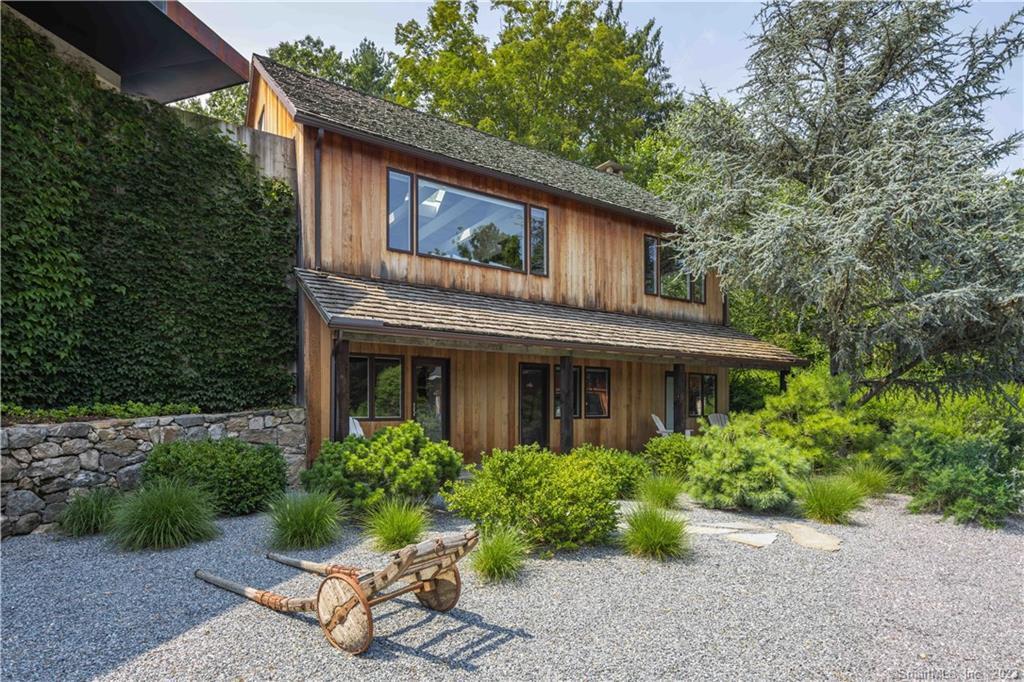 4 Good Hill Rd in Weston, CT - Building Photo