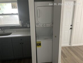 4000 Greenwood Ave in West Palm Beach, FL - Building Photo - Building Photo