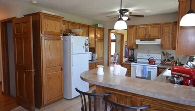 7475 Indigo Cir in Middleton, WI - Foto de edificio - Building Photo