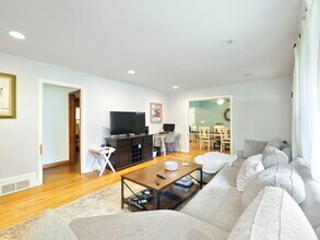 1870 Briarlake Cir in Decatur, GA - Foto de edificio - Building Photo