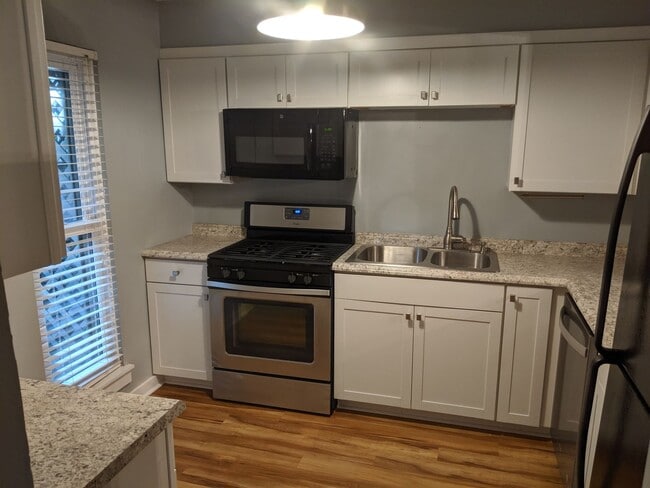 10224 Iron Mill Rd in Richmond, VA - Building Photo - Building Photo