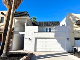 2689 Country Club Dr in Bullhead City, AZ - Building Photo