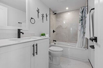 2405-2409 Carlsen Av in Ottawa, ON - Building Photo - Building Photo