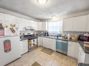 28 Fisk Ave in Somerville, MA - Building Photo - Building Photo