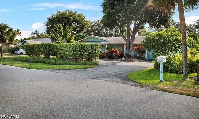 1600 Mandarin Rd in Naples, FL - Building Photo - Building Photo
