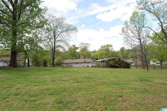 4855 Shady View Dr in Adamsville, AL - Foto de edificio - Building Photo