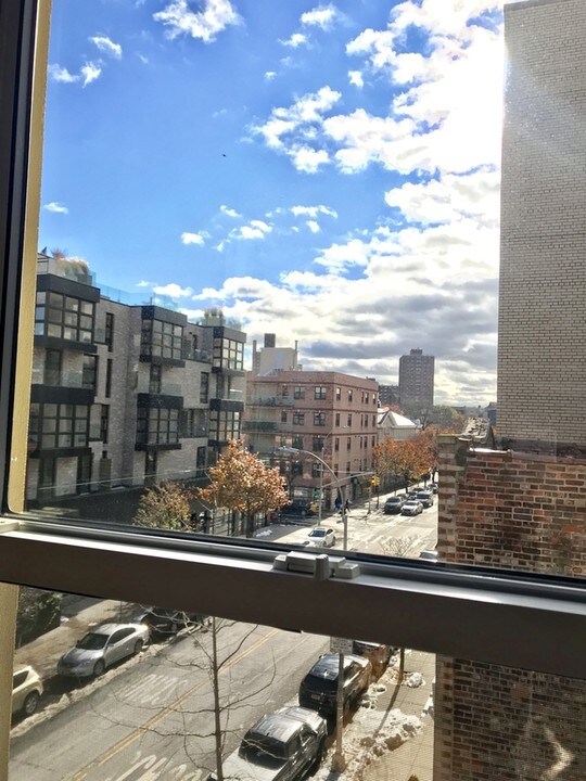220 Roebling St in Brooklyn, NY - Building Photo