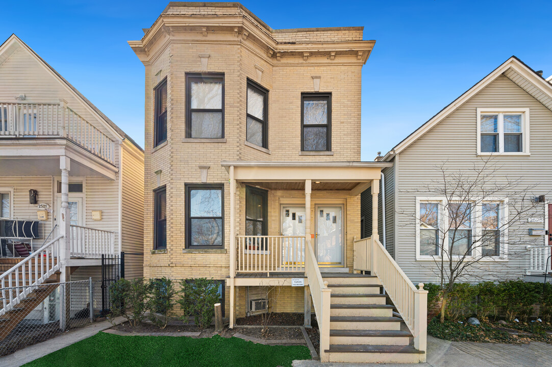 2523 W Winona St in Chicago, IL - Building Photo