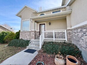 4111 W 9580 S in South Jordan, UT - Building Photo - Building Photo