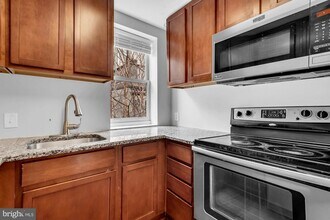 210 W Read St in Baltimore, MD - Building Photo - Building Photo