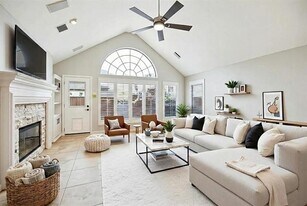 930 Crestmoor Dr in Allen, TX - Building Photo