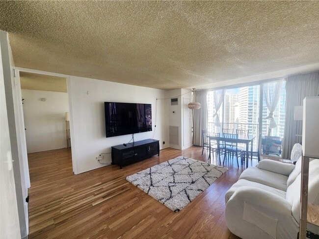 property at 1925 Kalakaua Ave