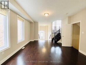 142 Jewel House Ln in Barrie, ON - Building Photo - Building Photo