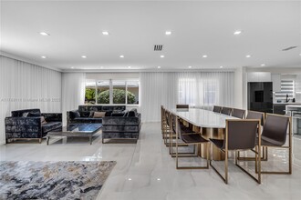 1045 Hollywood Blvd in Hollywood, FL - Building Photo - Building Photo