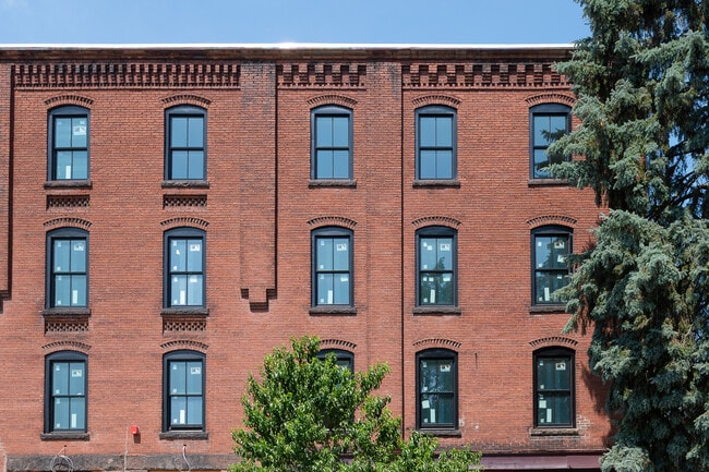 30 Woodland St, Unit BEAUTIFUL BRAND NEW UNIT