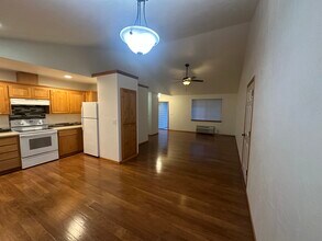 1816 10th St in Springfield, OR - Building Photo - Building Photo