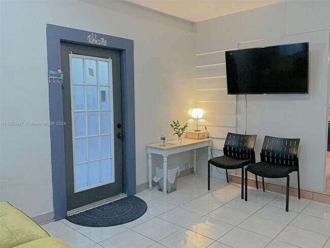 4201 SW 60th Pl-Unit -2 in Miami, FL - Building Photo - Building Photo