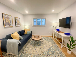 75 Thorndike St, Unit 2A in Cambridge, MA - Building Photo - Building Photo