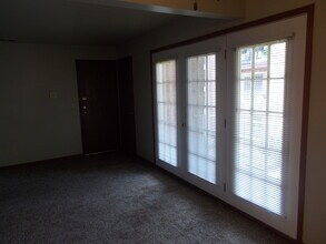 1720 Sable Ln, Unit 102 in Mount Prospect, IL - Building Photo - Building Photo