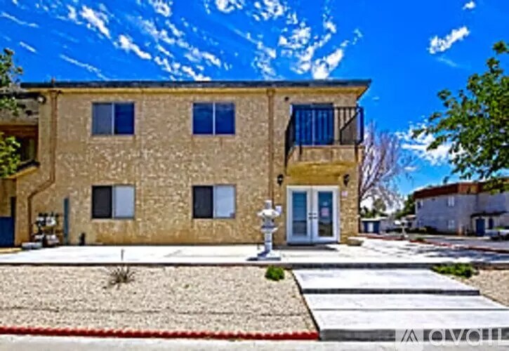 3400 15th St W in Rosamond, CA - Building Photo