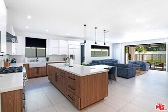 18328 Bessemer St in Los Angeles, CA - Building Photo - Building Photo