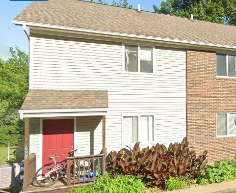 property at 627 Palisades Dr