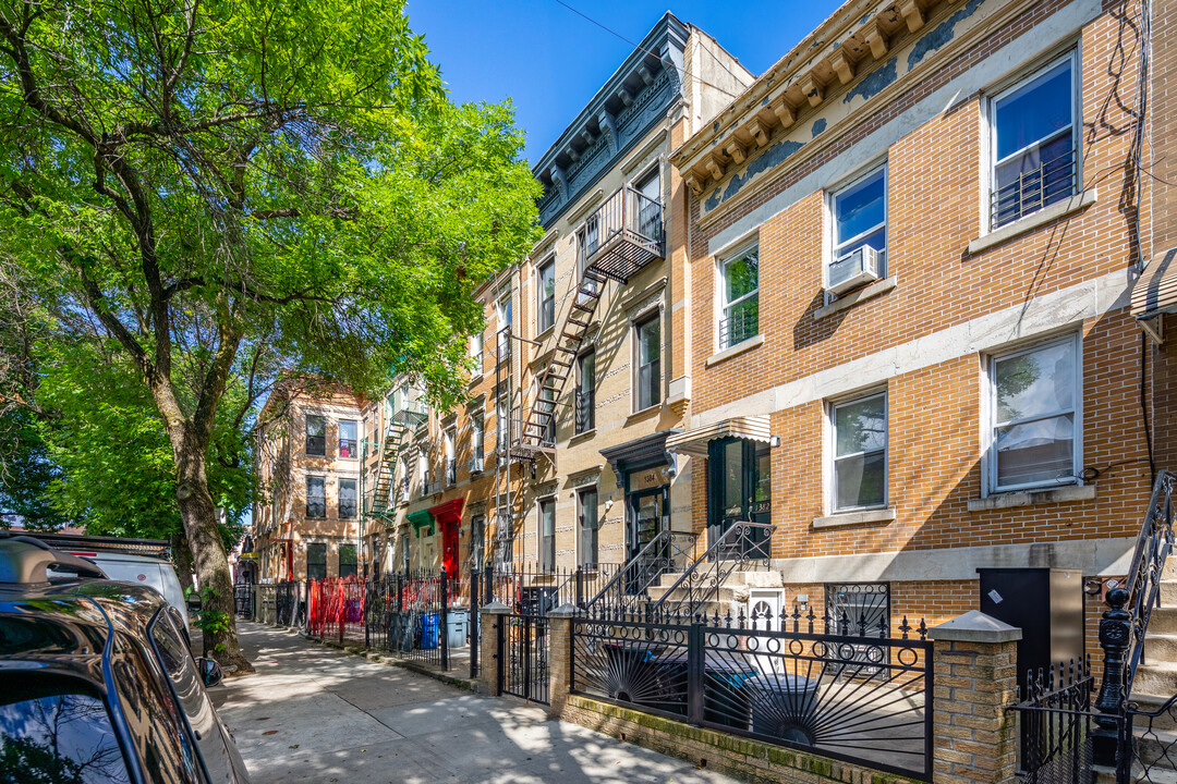 1384 Madison St in Brooklyn, NY - Foto de edificio