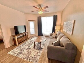 460 E 400 S in Salt Lake City, UT - Foto de edificio - Building Photo