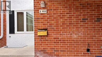 403 Keats Way in Waterloo, ON - Building Photo - Building Photo