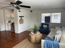 4608 Via Vista Cir in Huntington Beach, CA - Building Photo