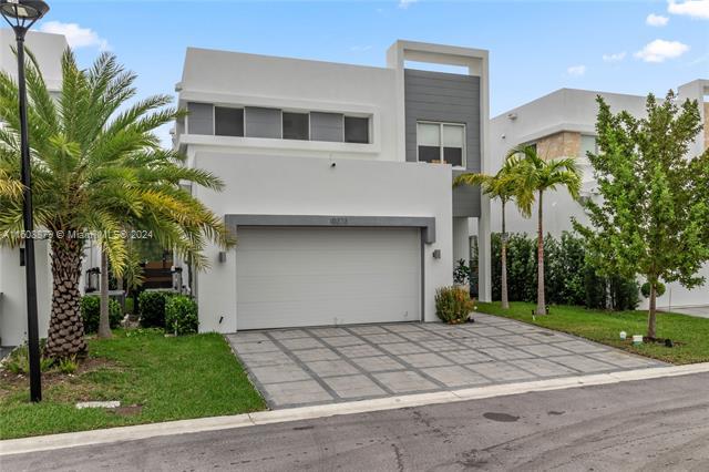 10373 NW 68th Ter in Doral, FL - Building Photo - Building Photo